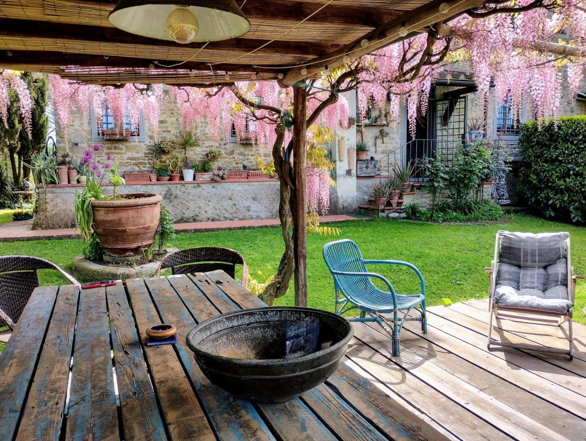 Tuscan Hills - Stonehouse, Garden & Pool ヴィッキオ エクステリア 写真